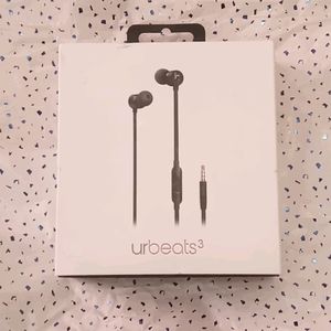 Urbeats 3 Earbuds by Apple